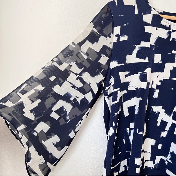 Alfani Retro Geometric Pattern V-Neck Blouse Size Large Petites - Picture 2 of 5